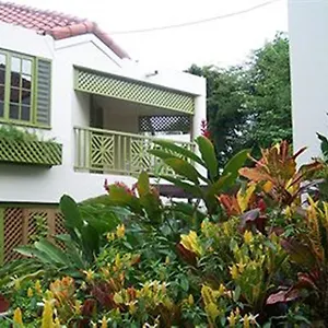 https://seasplash-resort.hotelsmontegobay.org